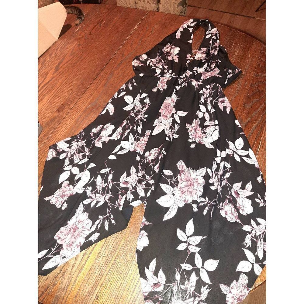XL Charlotte Russe Black Floral Deep VNeck Criss Cross Cut Out Back Dress